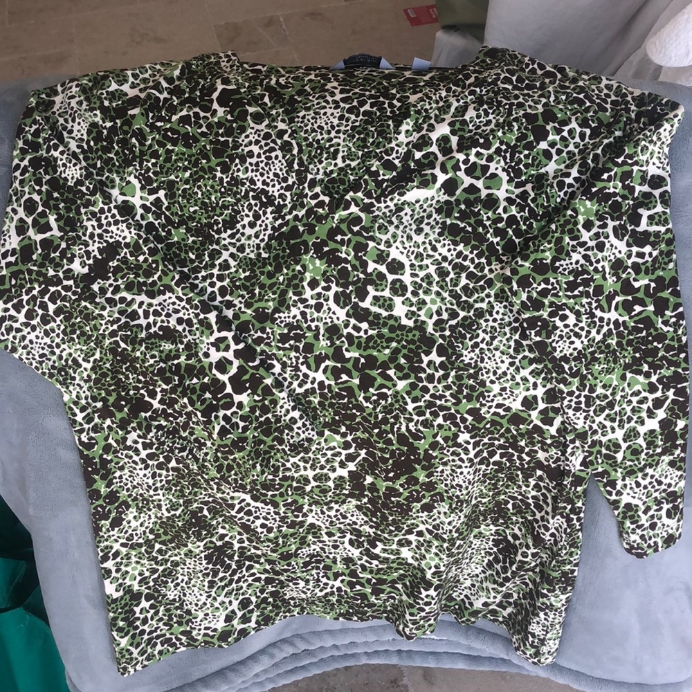 New animal type print 3/4 sleeve top